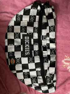 dickies棋盘格挎包,一百多买的没背过一直放在箱子里,今