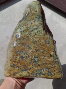 鸳鸯玉籽料原石/甘肃鸳鸯玉特色稀少籽料原石,喜欢直接去拍不议