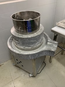自用石磨机跟肠粉机出售,买了4个月左右,只用了差不多两个来月