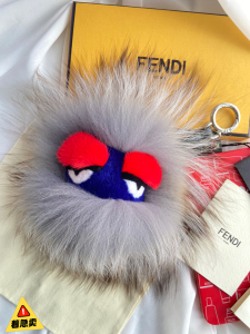 芬迪fendi小怪兽包包挂件,毛球饰品,可挂包包,钥匙扣,经