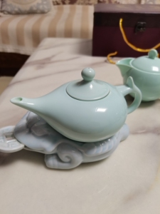 泰山瓷业鲁青瓷茶壶