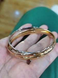 卡地亚trinity系列宽版三环三色金9钻手镯 19