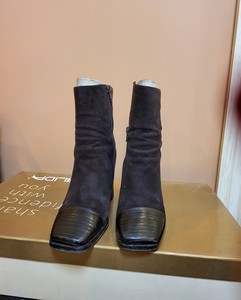 意大利小众品牌verocuoio,真皮短靴,非让柔软,没有损