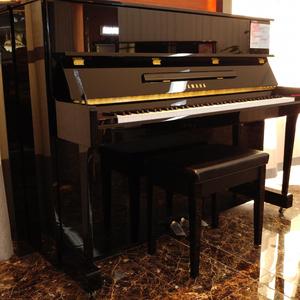 全新雅马哈钢琴 ys3