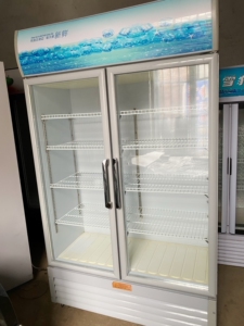双开门冷藏柜,冷藏保鲜柜,可以放菜,放串,酒水饮料,几乎全新
