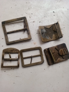 五六十年代皮带扣腰带扣,红色收藏品,包老,品相看图,有明显的