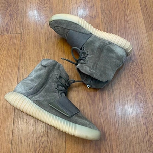 求购各款式码数正品yeezy750巧克力