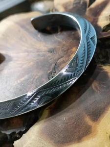 非灵作银饰999纯银,三菱纳瓦霍手镯,手工锻打 .可预定50