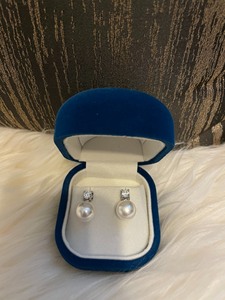 钻石珍珠耳钉，12mm,钻特别闪，有澳白色和亚麻灰两个颜色，