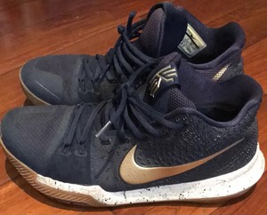 nike 欧文3代 海军蓝配色 篮球鞋 9成 绝对正品 无开