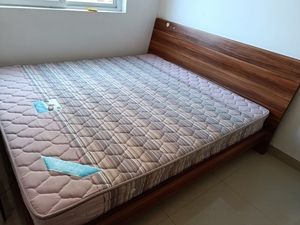 朗萨大床77玮兰床垫,质量过硬,现转,自提哦!