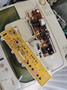 三洋xqg75-f1129w滚筒洗衣机.按键板.这个是电源板