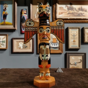 北美国阿拉斯加印第安原住民立体雷鸟大图腾柱收藏实木雕装饰摆件