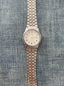 日本回流卡西欧手表 搭载高档石英机芯 双日历表盘.