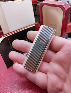 特价近新品cartier卡地亚925纯银竖条纹打火机
