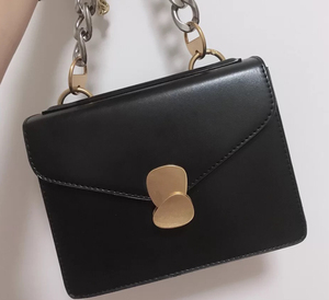 小ck情书包黑色 89新 蝴蝶结带子没有