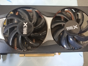 蓝宝石r9270x 4g 白金版显卡,鲁大师9万7千分. 使