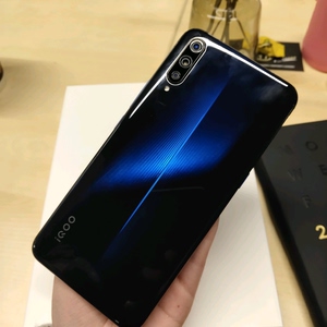 vivo iqoo电竞游戏手机12 256 高通骁龙855处