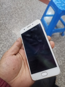 oppoa57手机,屏坏,充电手机有振动,当尸体机卖了,出售