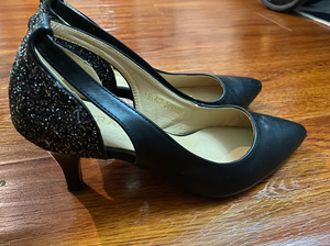 百丽晶客39码高跟鞋 6-7cm 九成新 活动需要仅现场穿了