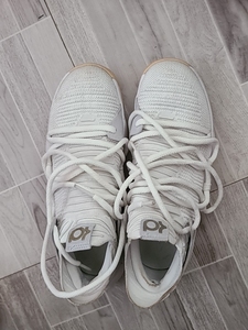nike kd10 白色 43码 闲置在家很久没穿过,鞋底磨