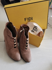 fidi芬迪女鞋.专卖店买的.穿了3次买时500多