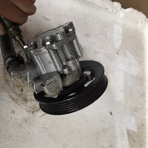 奥迪a6 2.4 2.8 c5 3.0帕萨特2.8转向助力泵