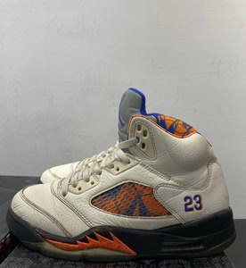 aj5国际航班 42.5码 成色还行 秋冬拿去搭配很好看 4