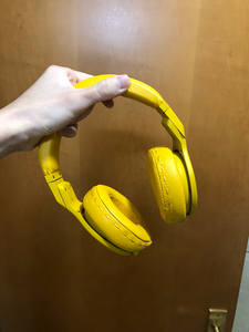 已售欣赏 孤品beats pro fendi黄色 全新裸机