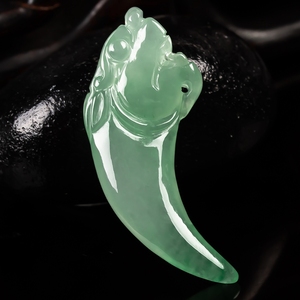 天然翡翠玉正品龙牙吊坠缅甸a货老坑种翡翠龙牙男女款玉坠688克