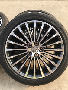 丰田皇冠轮毂改装