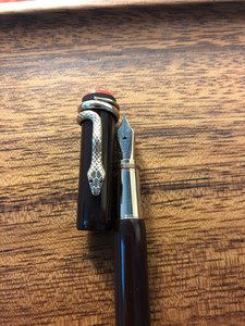 万宝龙棕蛇钢笔