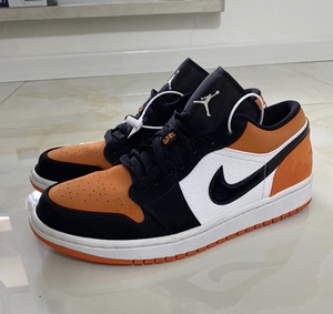aj1 low 橘色低帮扣碎  43码  全新市场价3k多