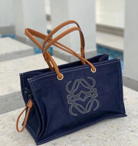 loewe罗意威牛仔中古腋下包外缝线双面logo设计简单线条