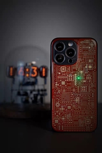 红色电路板iphone13手机壳，24K沉金打造