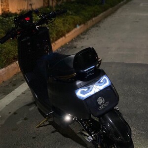 狗头电动摩托车