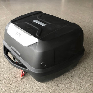 givi尾箱43l摩托车后备箱放全盔(大号)两全盔(小号)有