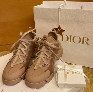 dior迪奥耳钉耳环珍珠 dior女鞋裸色运动鞋