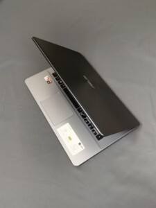 000人付款淘宝华硕x505b笔记本电脑,2018年买的.