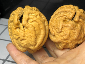 印尼乾坤核桃鬼脸一对42.0x47.7mm,售出不退不换.品