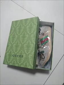 自己的鞋子 全新的 全套包装品牌型号 古驰 喜欢 直接拍联系