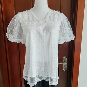 芭依璐白色绣花蕾丝衫年夏季新款女装设计感泡泡袖短袖上衣