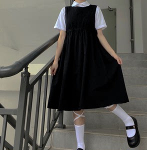 背心裙黑色,背带护奶裙,近拍照用穿过一次,忠犬小八呼呼同款裙