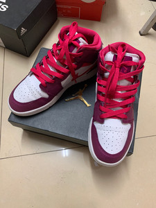aj1情人节限定白紫