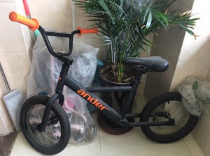 ander平衡车陪骑车,几乎没怎么使用,现转让,有意者私聊