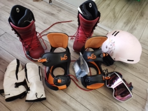 女士40码单板雪鞋 全新ws固定器 南恩头盔 手套雪镜