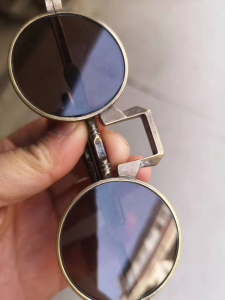 账房先生水晶茶色眼镜,镜片直径约4厘米