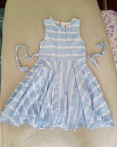 小象q比品牌女童夏季连衣裙,洗了但没穿过的.新玛特专柜买的