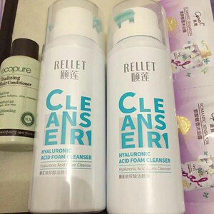 泡沫洁面乳——颐莲玻尿酸洗颜泡