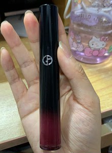 阿玛尼黑管604 超好看的梅子色唇釉 亮晶晶的 仅当天涂过1